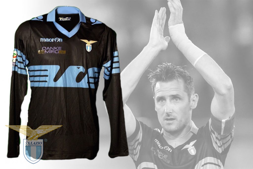 Il “Lazio Museum” espone all’Olimpico le maglie di Klose prima di Lazio-Bayern