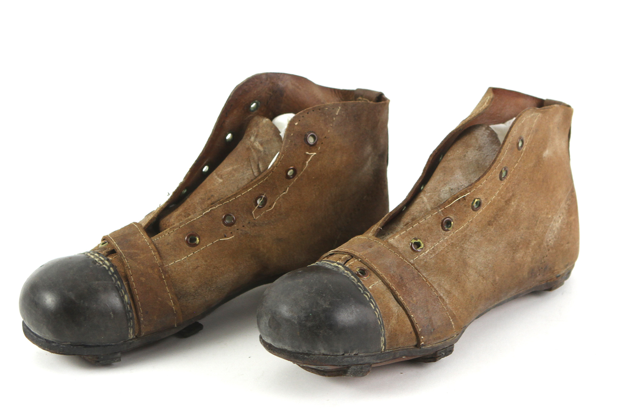 Ancherani porta a Roma le prime scarpe da football inglesi (1904)