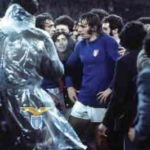 Il “Lazio Museum” svela la maglia di Chinaglia, quella dell’esordio in Nazionale a Wembley