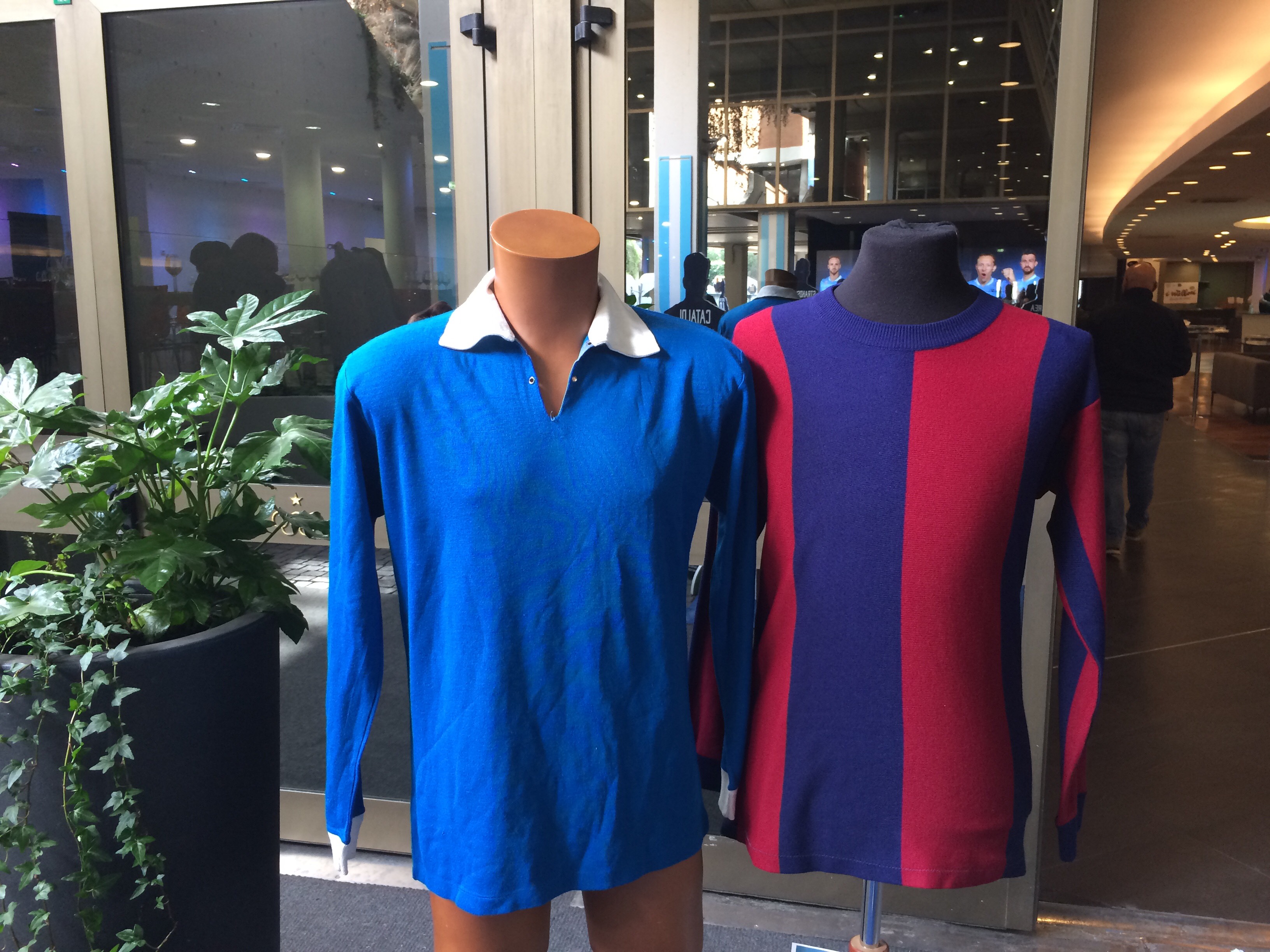 “Calcio & Amicizia” allo stadio Olimpico: esposte la maglie di Franco Cresci (bandiera storica rossoblù) e di Giorgio Chinaglia